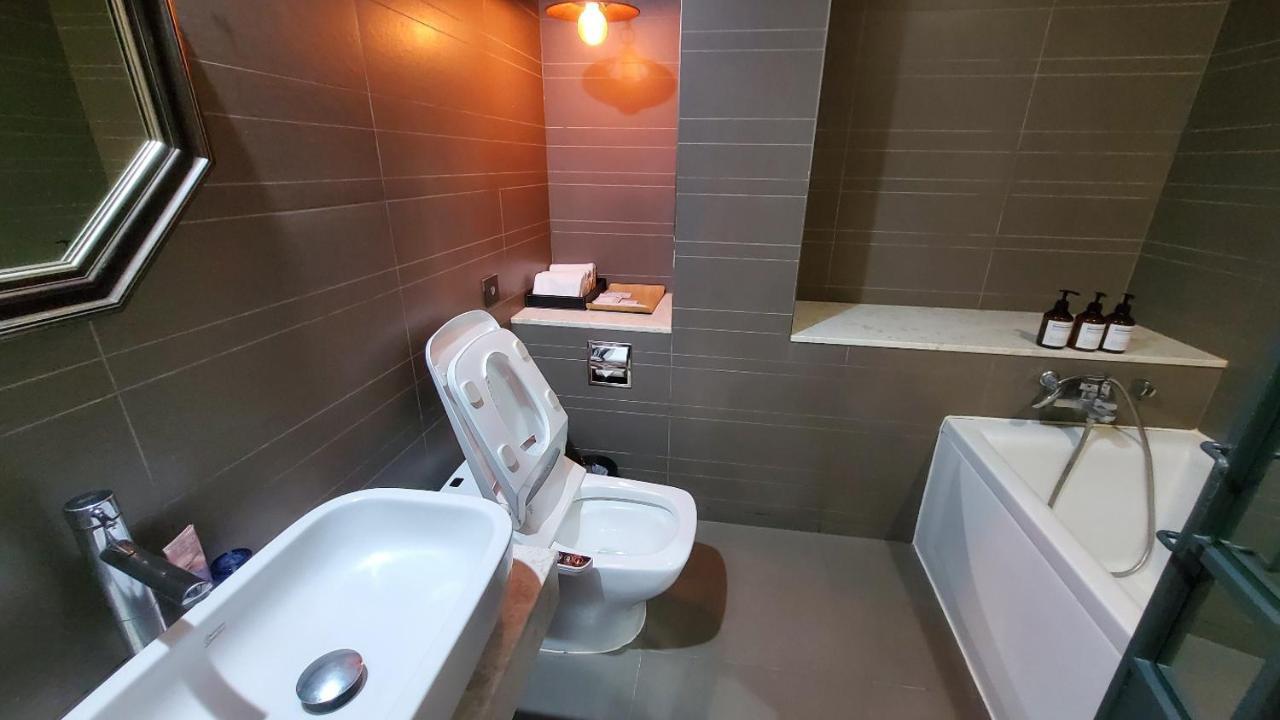Urban Island Hotel