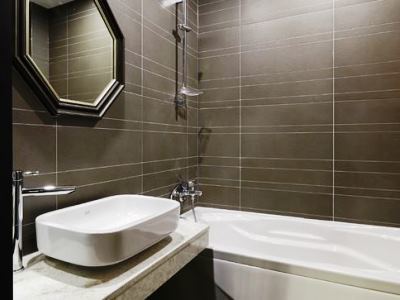 Urban Island Hotel 4*